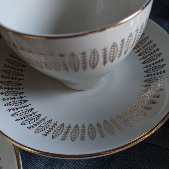 Royal Knight tea cups and saucers X3 22kt gold mcm - Picture 7 of 10